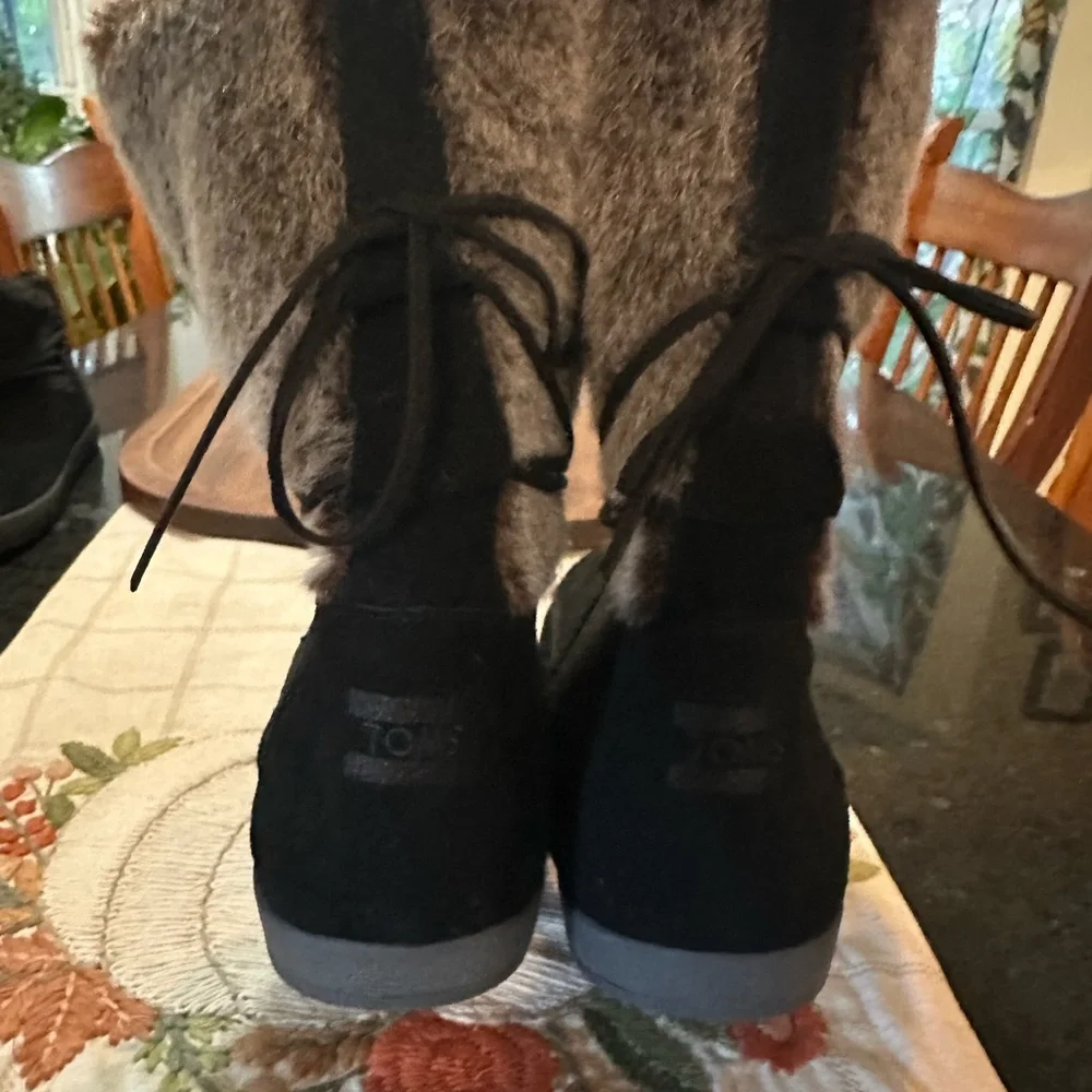 Toms Suede And Fur Women's Moccasin Boots - Picture 6 of 9